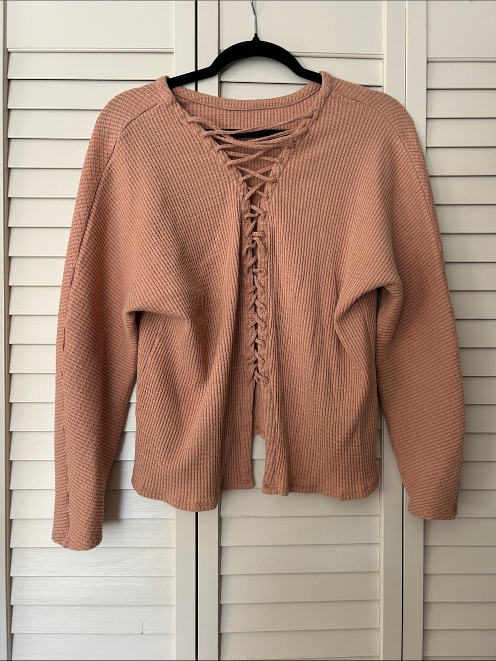 Storia Ribbed Long Sleeve Top in Peach M - Picture 2 of 7